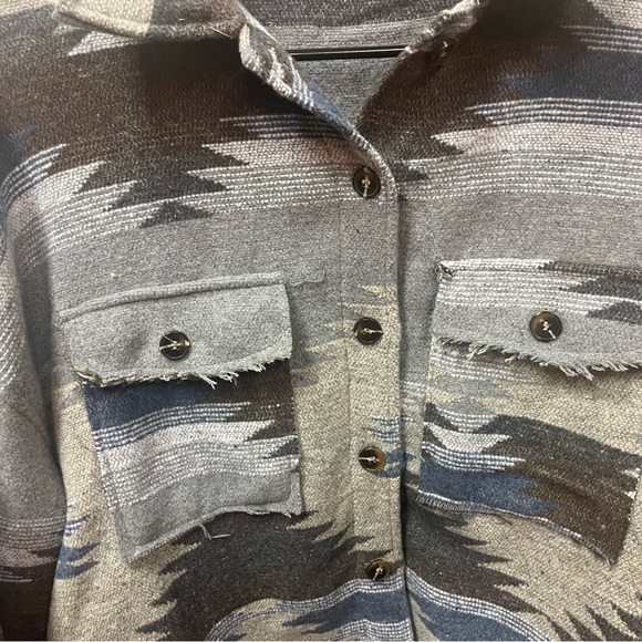 Women's Tribal Aztec Western Shacket Jacket - Picture 5 of 8